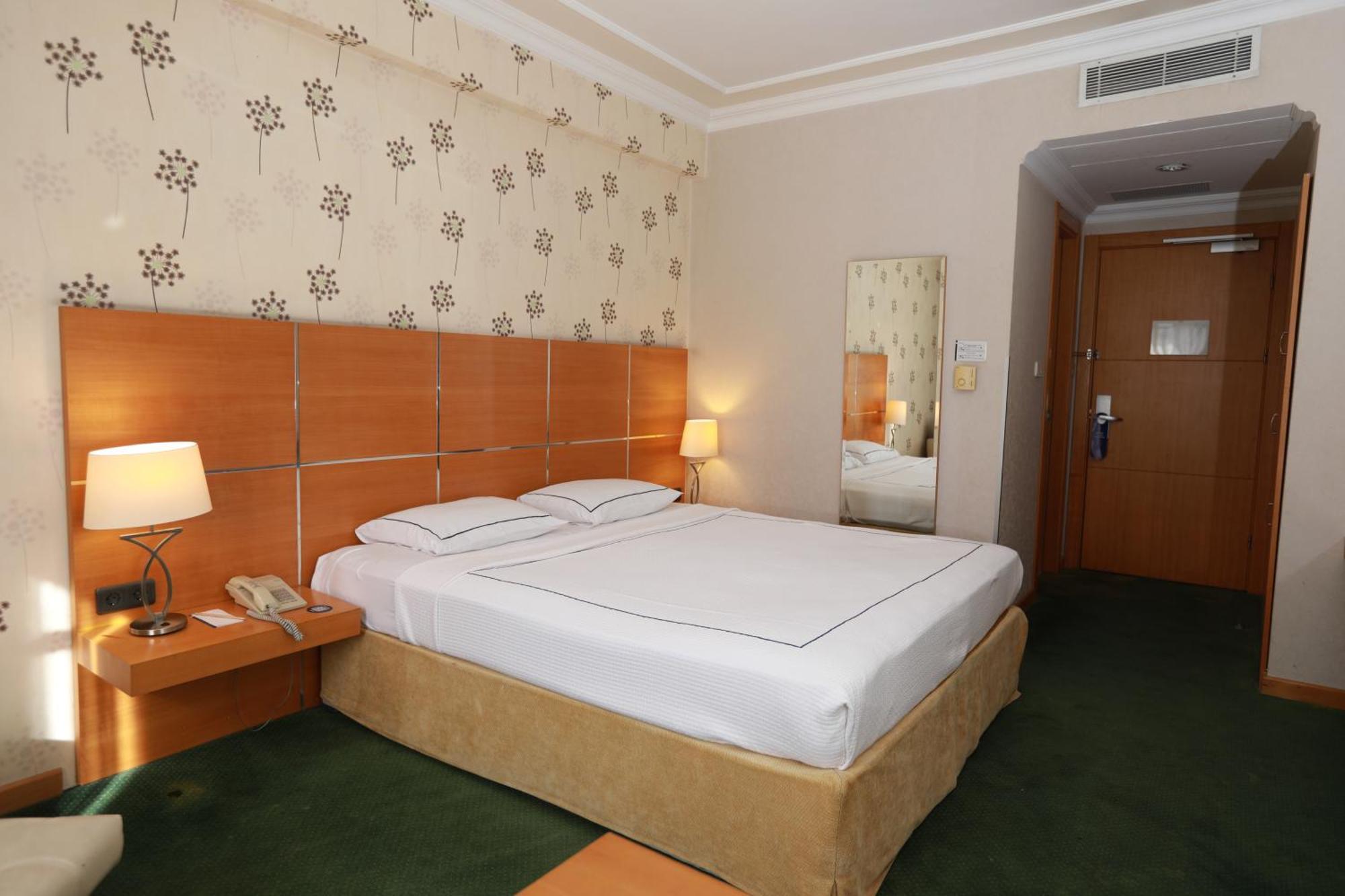 Anemon Grand Manisa Otel Exterior foto