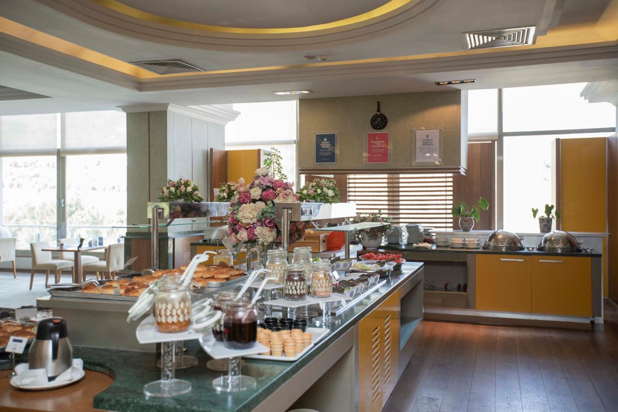 Anemon Grand Manisa Otel Exterior foto