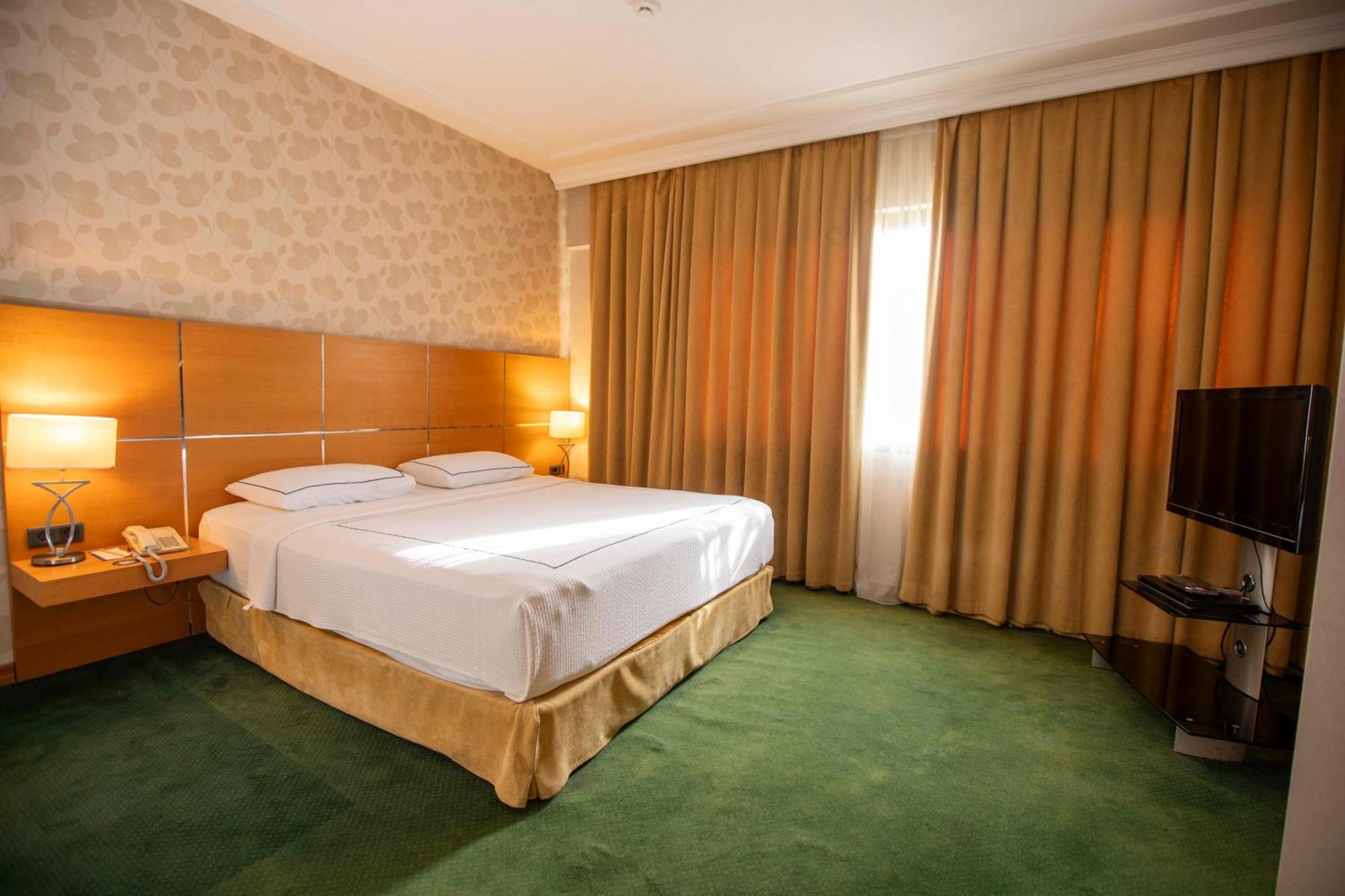 Anemon Grand Manisa Otel Exterior foto